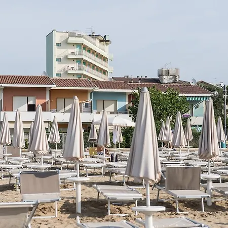 Sea Front Garden *